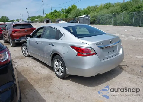 2015 Nissan Altima 2.5 Sv z USA, uszkodzony, nr VIN 1N4AL3AP7FC280568